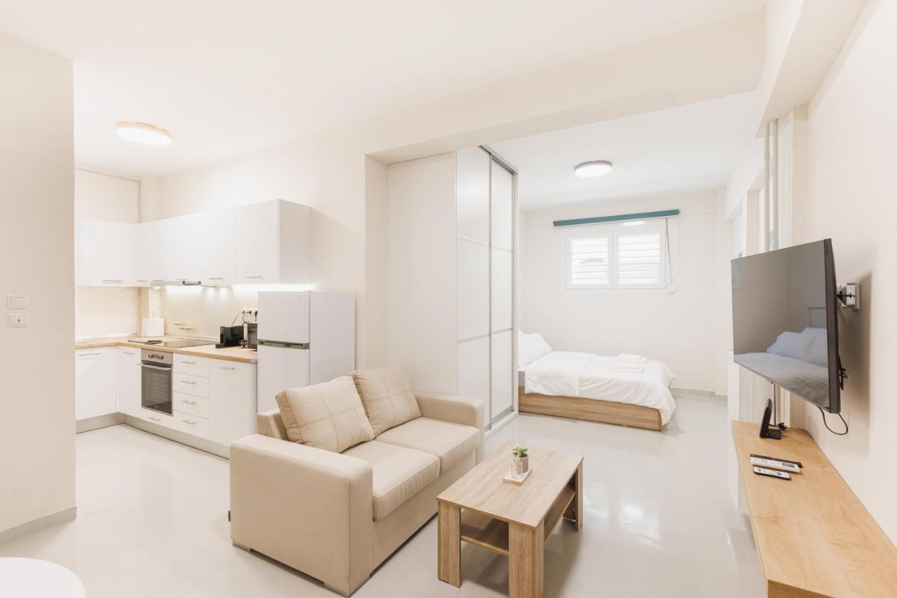 Fully Renovated Luxurious Semi-Basement Studio Athene Buitenkant foto