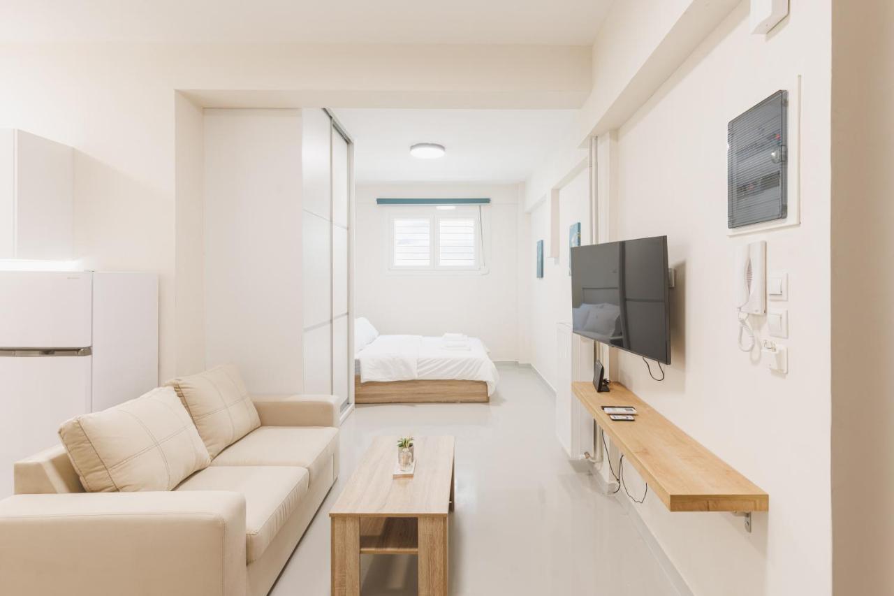 Fully Renovated Luxurious Semi-Basement Studio Athene Buitenkant foto