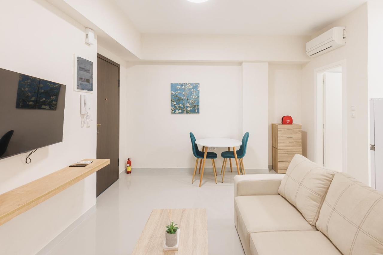 Fully Renovated Luxurious Semi-Basement Studio Athene Buitenkant foto